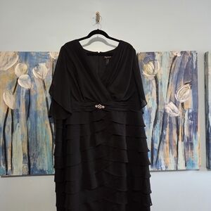 Maggie Barnes Black Layered V-Neck Midi Dress with Waist Accent